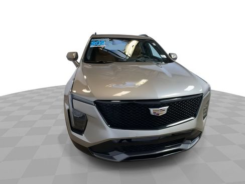 Used 2024 Cadillac XT4 Sport AWD/4WD image 3