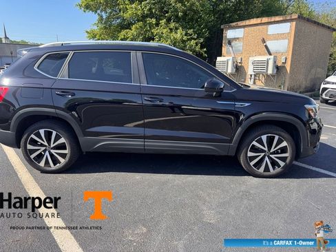 Used 2024 Volkswagen Taos SE image 6