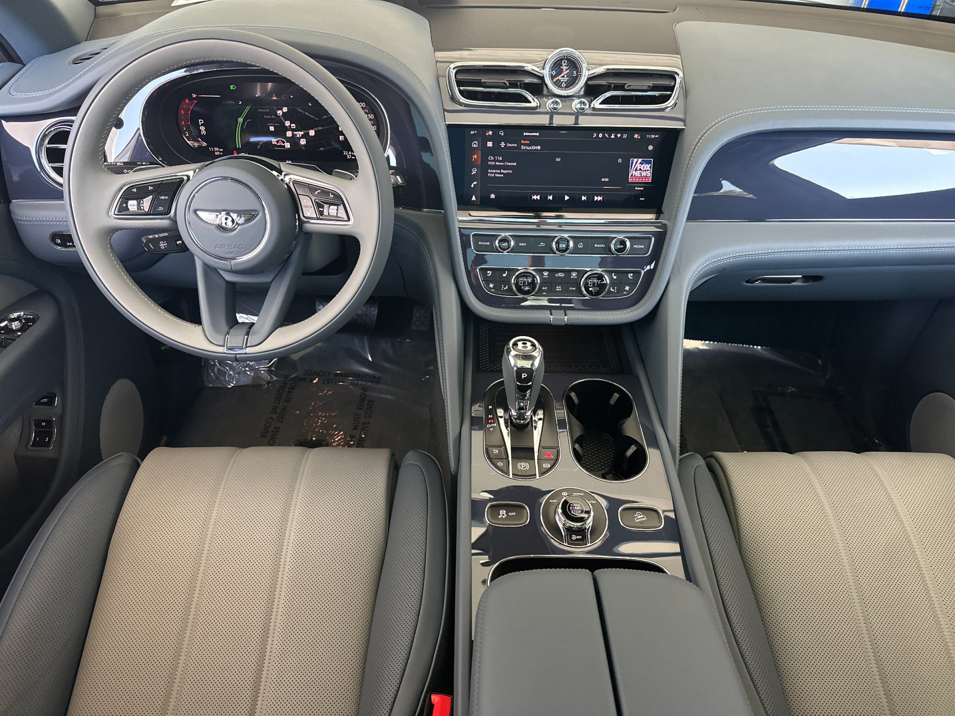 Used 2026 Bentley Bentayga Extended Wheelbase AWD/4WD image 4