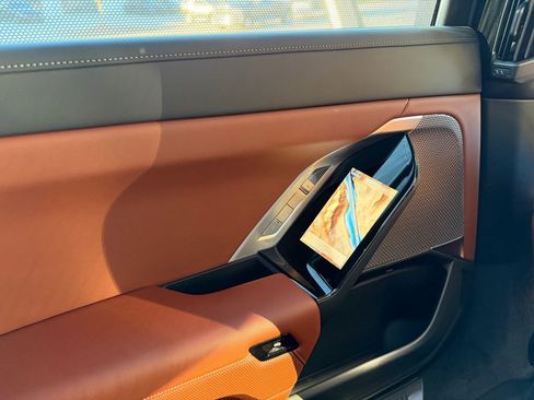 Used 2023 BMW 760i xDrive image 33