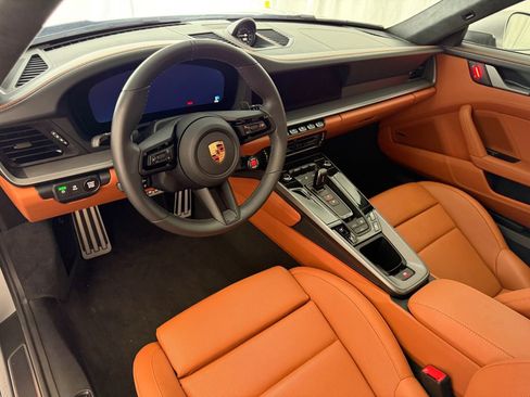 Used 2025 Porsche 911 Carrera RWD image 4