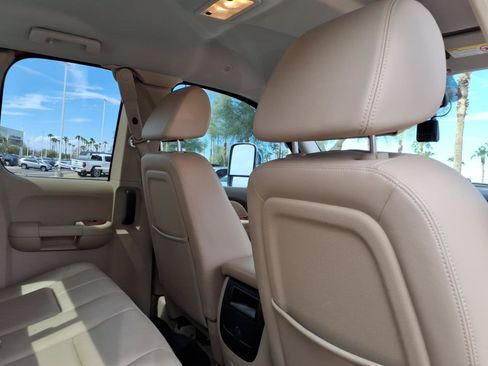 Used 2008 GMC Sierra 2500 SLT w/ Z71 Off-Road Package AWD/4WD image 13