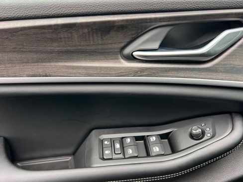 New 2026 Jeep Grand Cherokee Altitude image 11