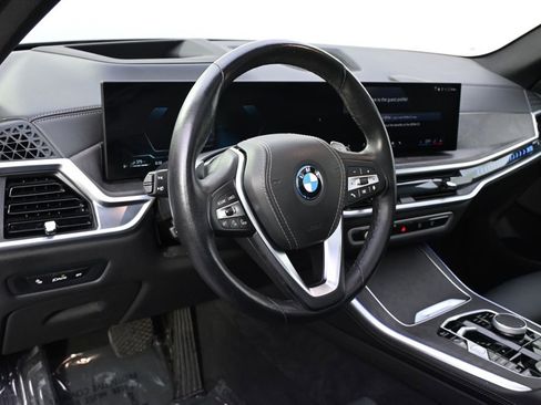 Used 2025 BMW X5 xDrive50e image 11
