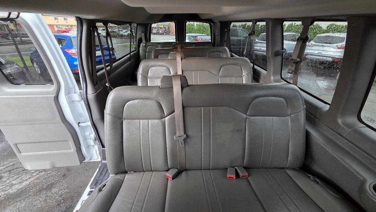 Used 2020 Chevrolet Express 3500 LS RWD image 16