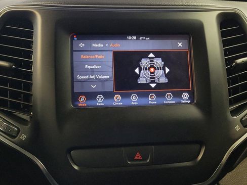 Used 2019 Jeep Cherokee Latitude w/ Popular Appearance Group image 25