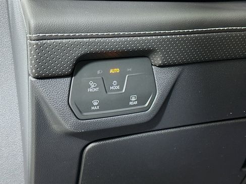 New 2026 Volkswagen Atlas Cross Sport SE image 10