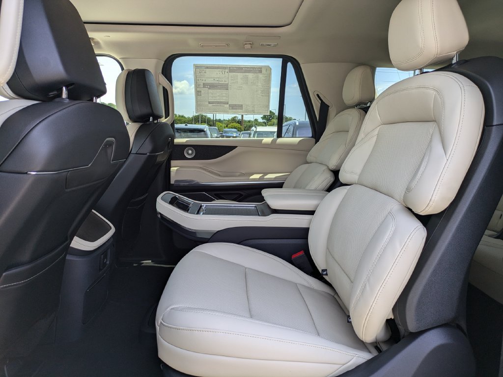 New 2027 Lincoln Navigator L Reserve AWD/4WD image 15