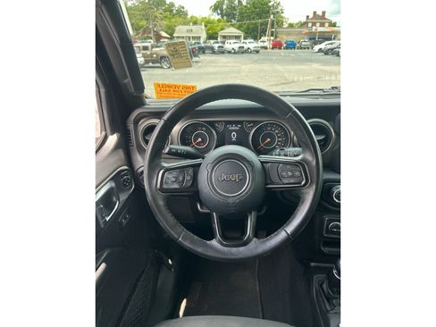 Used 2018 Jeep Wrangler Unlimited Sport S AWD/4WD image 11