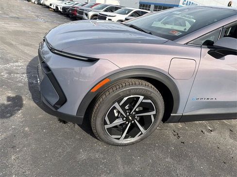 New 2026 Chevrolet Equinox EV LT image 40