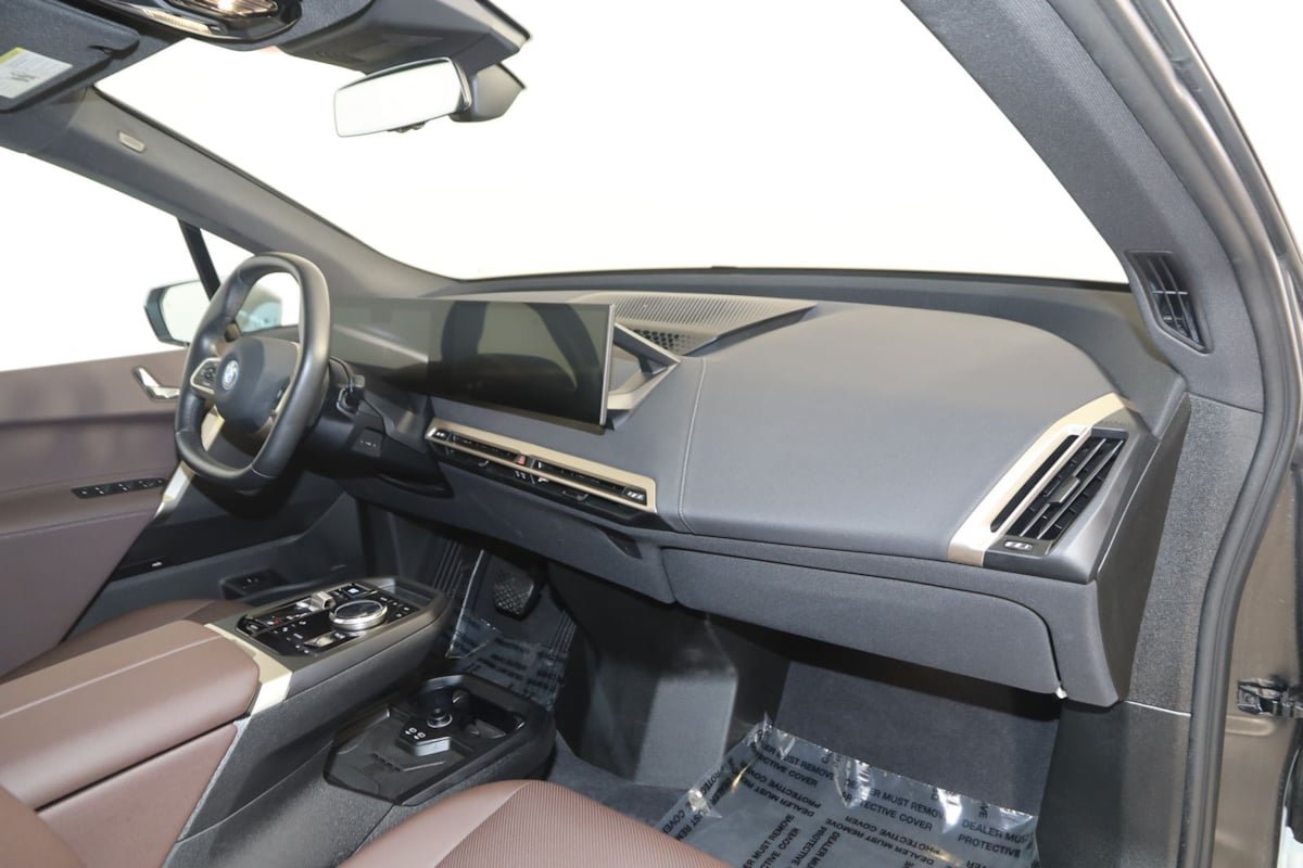 Used 2023 BMW iX xDrive50 AWD/4WD image 47