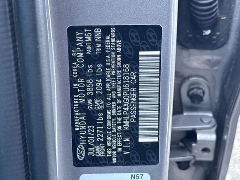 Used 2023 Hyundai Elantra Limited FWD image 29