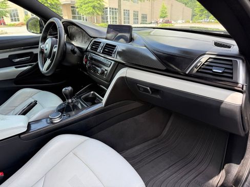Used 2018 BMW M4 Coupe RWD image 24