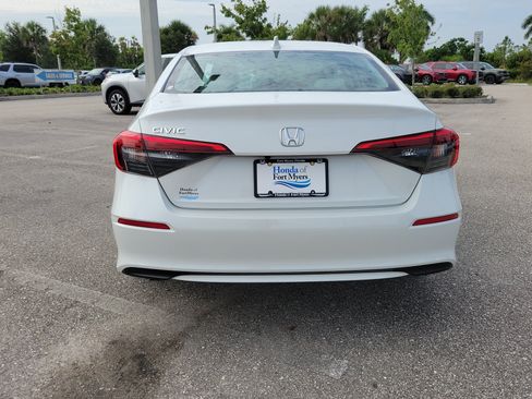 Used 2024 Honda Civic EX image 5