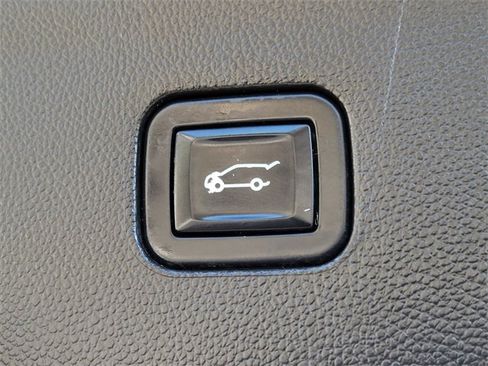 Used 2023 Buick Enclave Premium w/ Experience Buick Package image 18