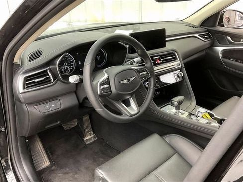 Used 2025 Genesis G70 2.5T image 16