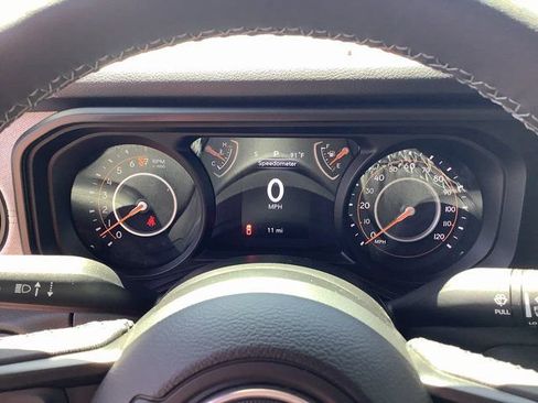 New 2025 Jeep Gladiator Sport image 14