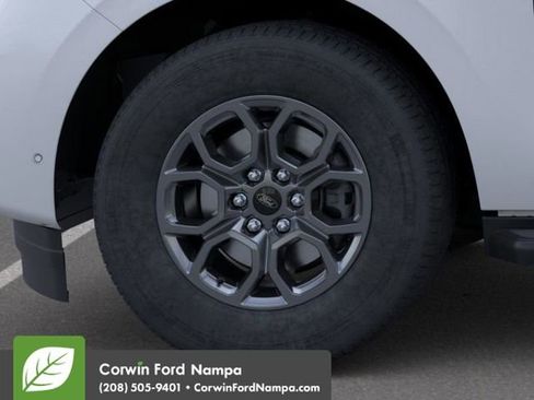 New 2026 Ford Expedition Active image 19