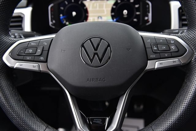Used 2023 Volkswagen Atlas Cross Sport SEL R-Line AWD/4WD image 18