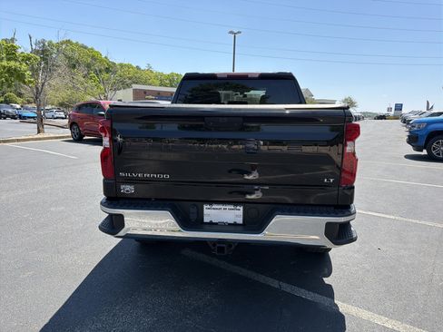 Used 2022 Chevrolet Silverado 1500 LT AWD/4WD image 6