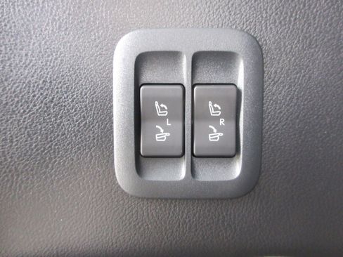 New 2025 Lexus TX 500h AWD image 51