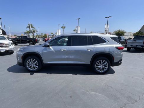 Used 2025 Buick Enclave Preferred FWD image 8