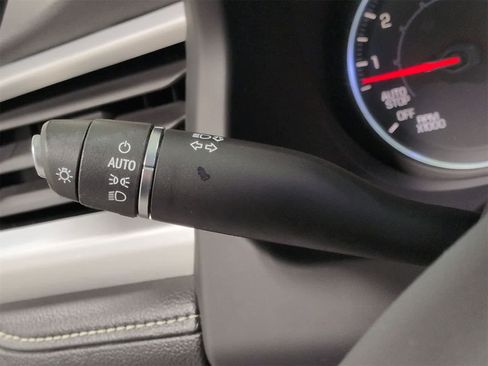 Used 2020 GMC Acadia SLE image 30