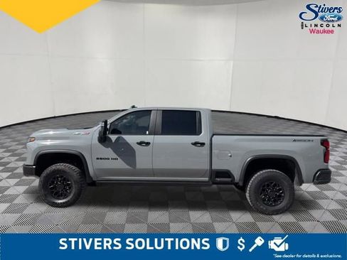 Used 2025 Chevrolet Silverado 2500 ZR2 w/ ZR2 Bison Edition image 9