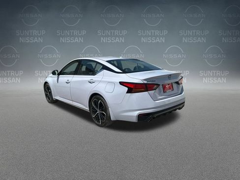 Used 2025 Nissan Altima 2.5 SR FWD image 35