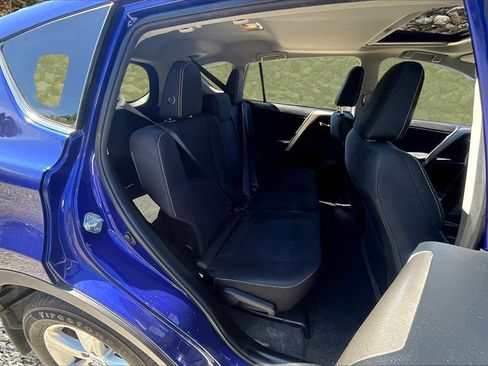Used 2014 Toyota RAV4 XLE image 26