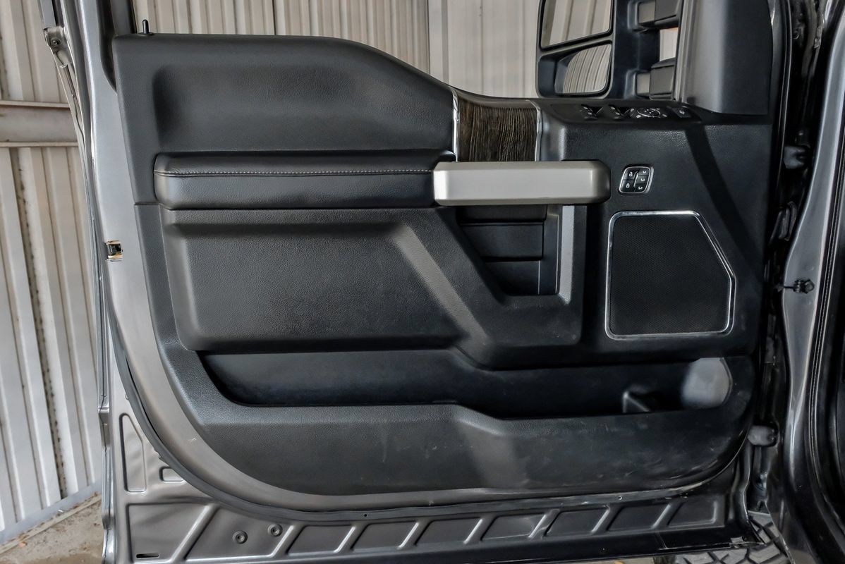 Used 2020 Ford F350 Lariat w/ Chrome Package AWD/4WD image 43