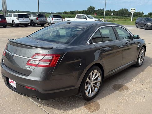 Used 2018 Ford Taurus Limited AWD/4WD image 4
