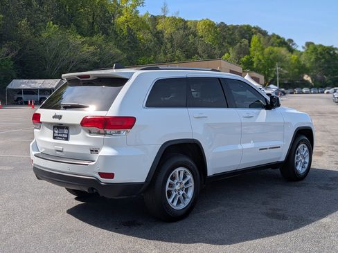 Used 2019 Jeep Grand Cherokee Laredo image 9