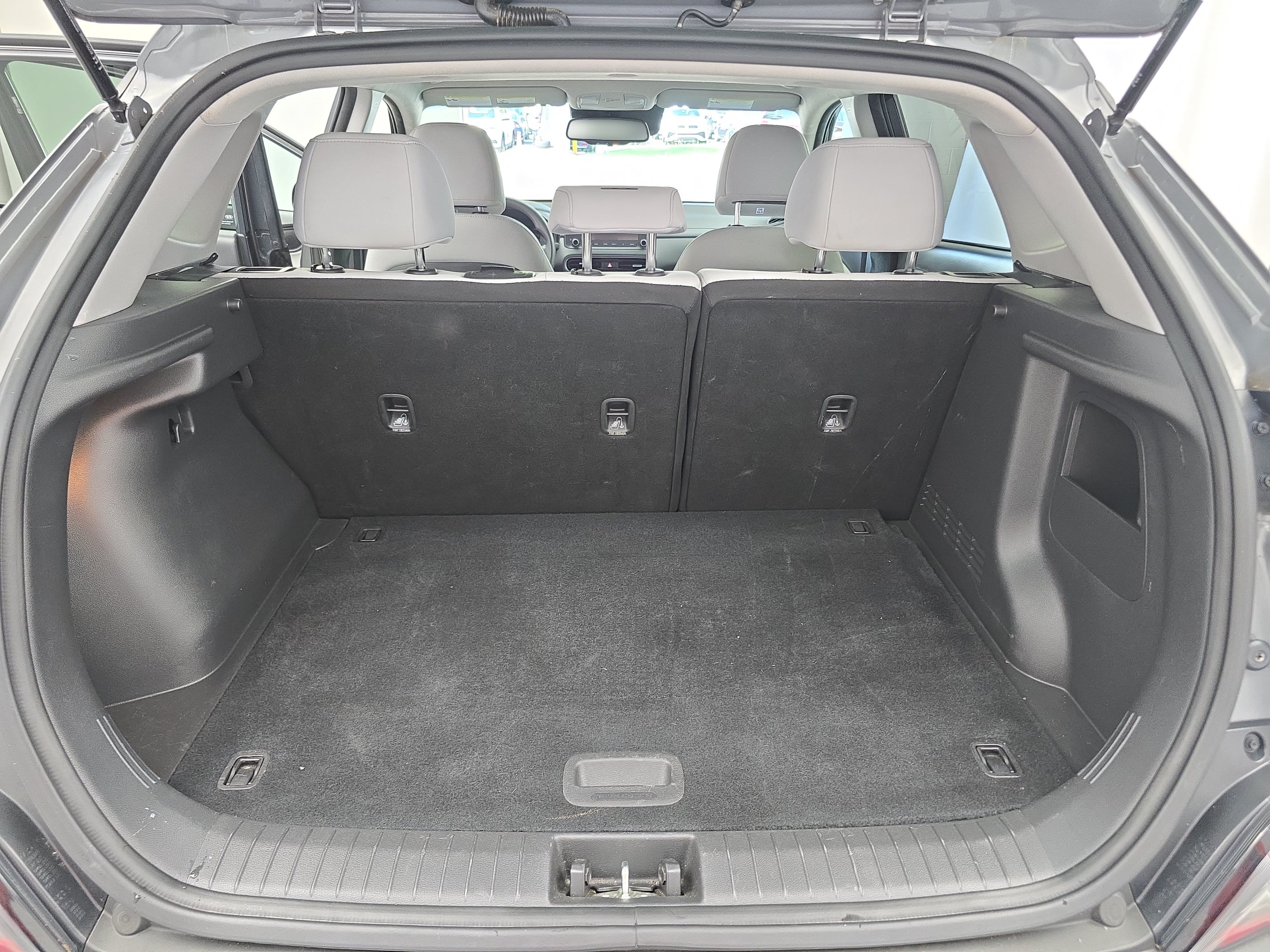 Used 2023 Hyundai Kona SEL FWD image 12