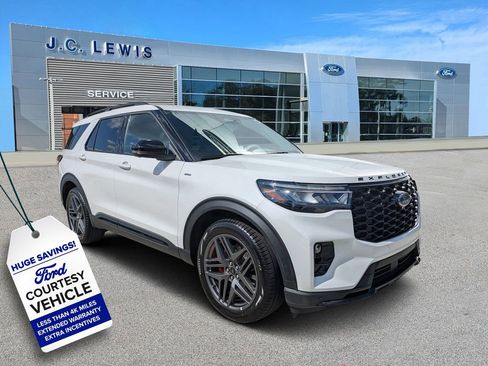 New 2026 Ford Explorer ST-Line w/ ST-Line Street Pack image 1