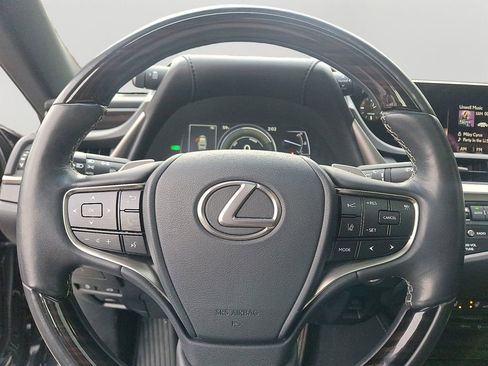 Used 2019 Lexus ES 300h w/ Luxury Package image 21