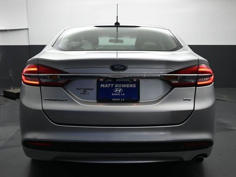 Used 2017 Ford Fusion SE image 17