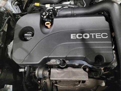 Used 2019 Chevrolet Equinox LS AWD/4WD image 30