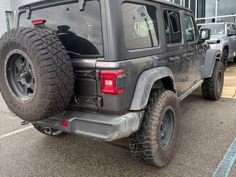 Used 2018 Jeep Wrangler Unlimited Sport S AWD/4WD image 6