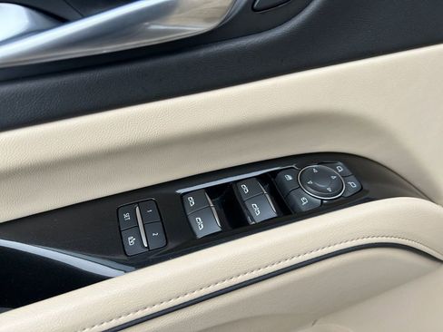 Used 2024 Cadillac Escalade Premium Luxury image 23