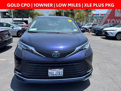 Used 2023 Toyota Sienna XLE w/ XLE Plus Package FWD image 10