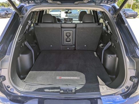 Used 2024 Mitsubishi Outlander SE Black Edition FWD image 14