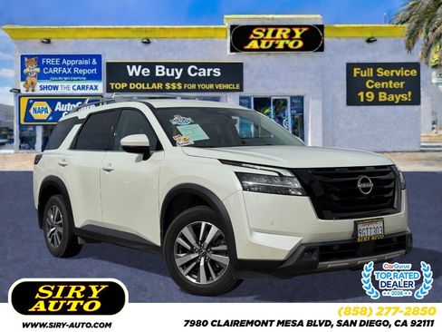 Used 2023 Nissan Pathfinder SL w/ Black Appearance Package FWD image 1