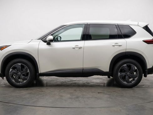 Used 2025 Nissan Rogue SV image 5