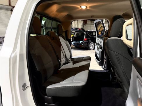 Used 2020 RAM 1500 Big Horn AWD/4WD image 23