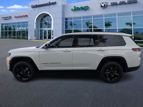 New 2026 Jeep Grand Cherokee L Limited RWD image 4