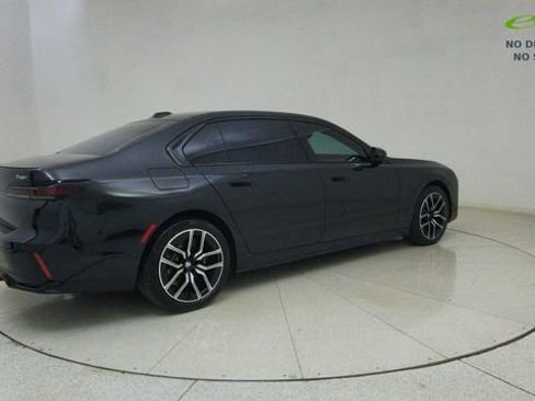 Used 2023 BMW 740i w/ Parking Assistance Package RWD image 70