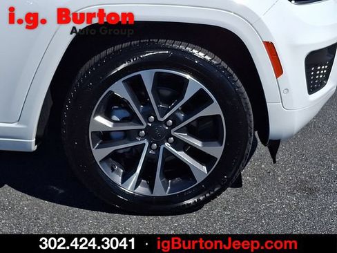Used 2023 Jeep Grand Cherokee Overland AWD/4WD image 8