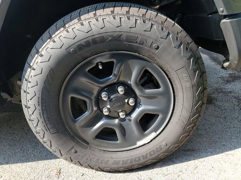 Used 2024 Jeep Wrangler Sport AWD/4WD image 10