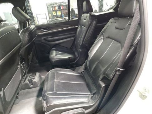 Used 2024 Jeep Grand Cherokee L Limited w/ Luxury Tech Group II image 12